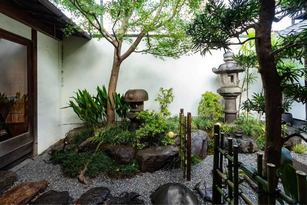 京都 烏丸御池 京町家リノベーションのトラットリアBONSAI 1877の坪庭